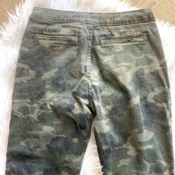 DL1961 Gwen Camouflage Jogger Pant Size 25 EUC - Picture 6 of 14